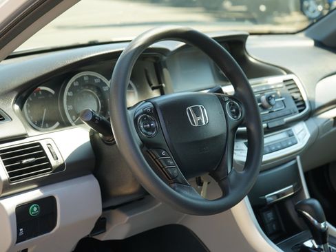 Used 2014 Honda Accord LX image 10