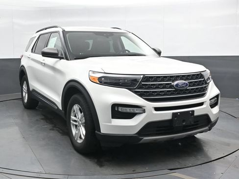 Used 2020 Ford Explorer XLT w/ Equipment Group 202A AWD/4WD image 6