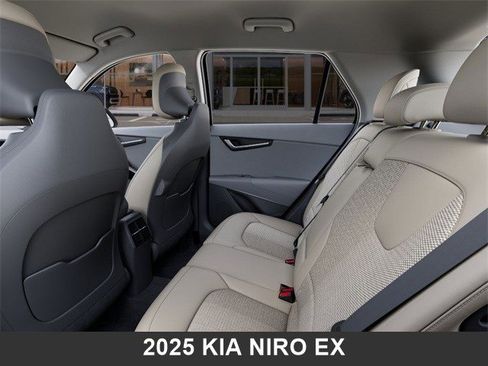 Used 2025 Kia Niro EX image 18