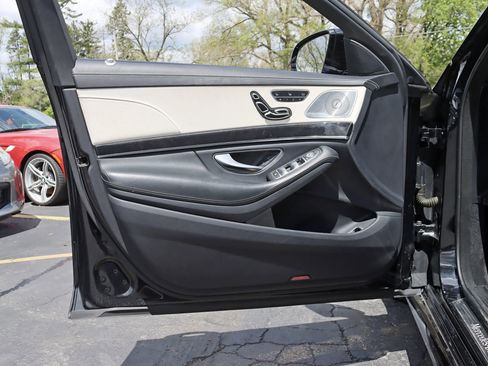 Used 2019 Mercedes-Benz S 560 Sedan image 39