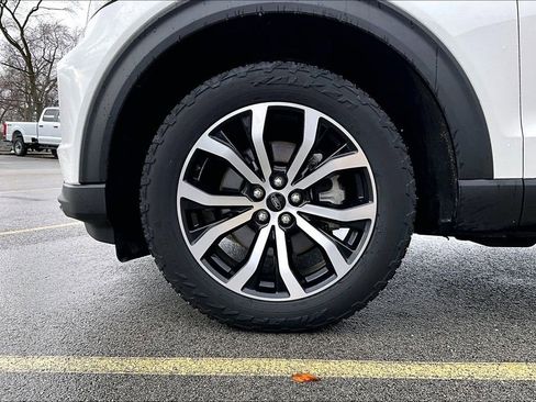 Used 2022 Ford Explorer ST-Line w/ Class IV Trailer Tow Package image 9