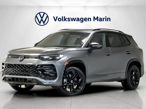 New 2026 Volkswagen Tiguan SE R-Line image 1