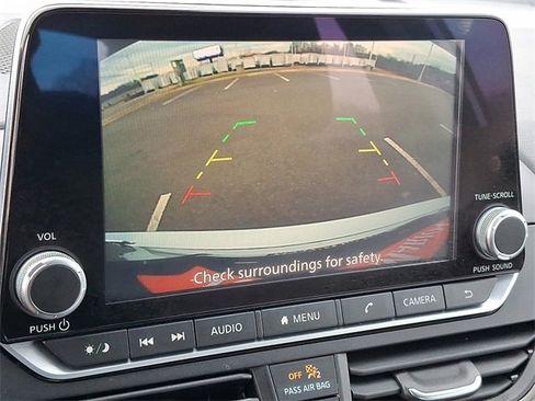 Used 2024 Nissan Altima 2.5 SV image 14