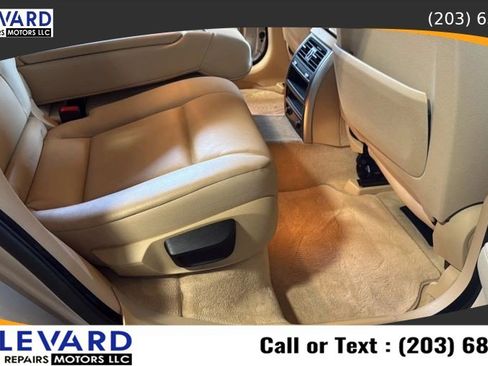 Used 2012 BMW 535i xDrive AWD/4WD image 38