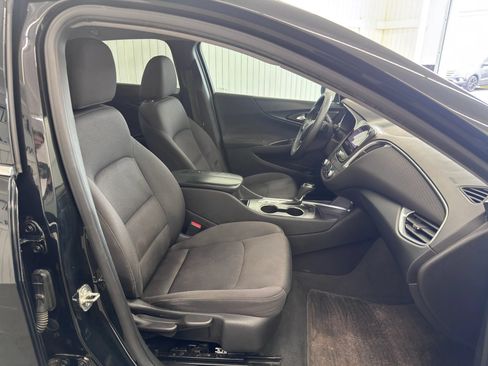 Used 2019 Chevrolet Malibu LT FWD image 10