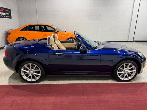 Used 2011 MAZDA MX-5 Miata Grand Touring RWD image 11