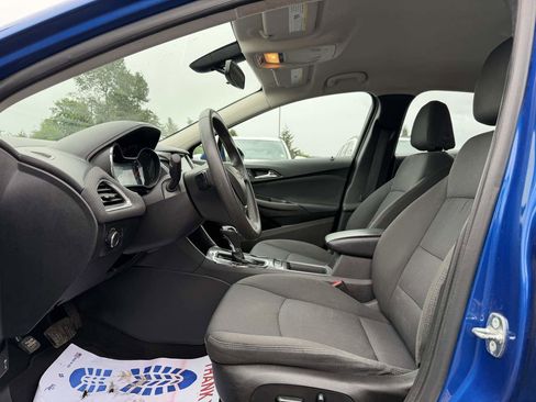 Used 2018 Chevrolet Cruze LT w/ LT Convenience Package FWD image 13