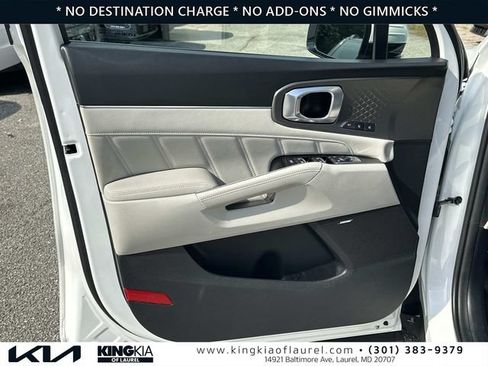 Used 2023 Kia Sorento SX Prestige w/ Panoramic Sunroof Package AWD/4WD image 18