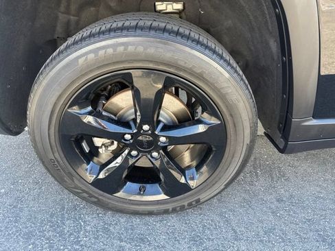 Certified 2023 Jeep Grand Cherokee L Laredo RWD image 34