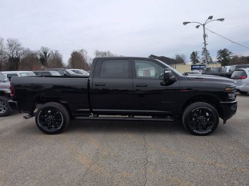 New 2026 RAM 2500 Big Horn AWD/4WD image 9