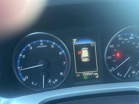 Used 2018 Toyota RAV4 LE w/ All Weather Liner Package FWD image 1