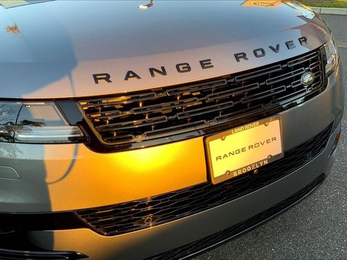 Used 2024 Land Rover Range Rover Sport SE image 30
