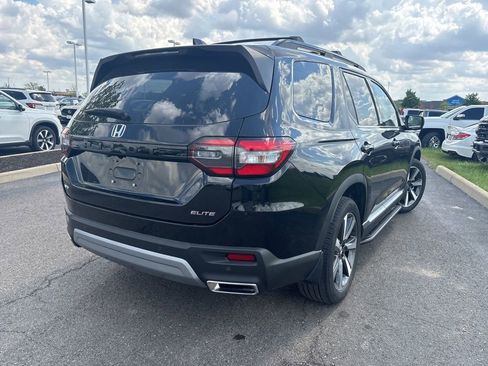 Used 2025 Honda Pilot Elite image 13