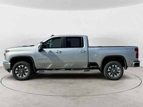 Used 2023 Chevrolet Silverado 2500 LT w/ Convenience Package AWD/4WD image 2