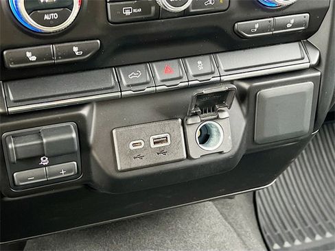 Used 2023 GMC Sierra 2500 SLE w/ SLE Value Package; image 20