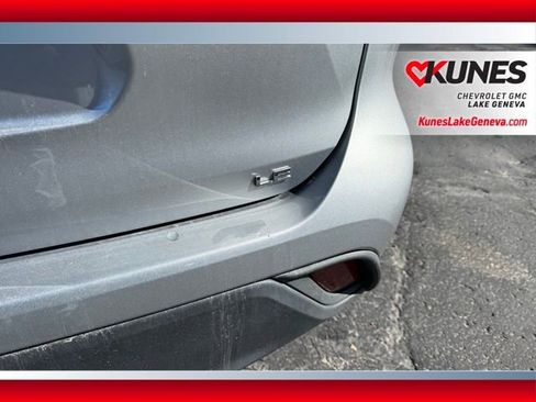 Used 2023 Toyota Highlander LE image 7