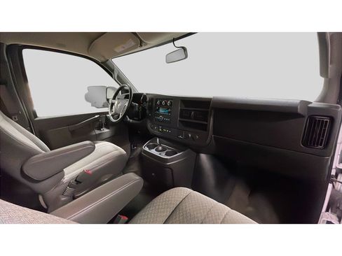 Used 2018 Chevrolet Express 3500 LT w/ LT Preferred Equipment Group RWD image 16