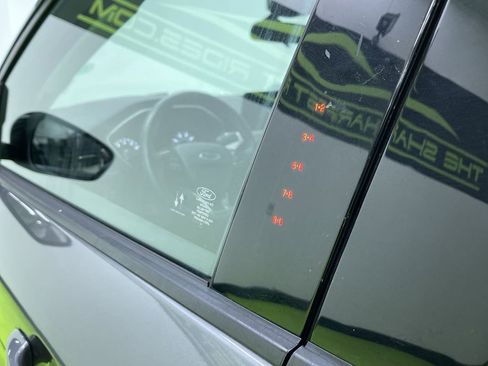 Used 2021 Ford Escape SE w/ SE Sport Appearance Package image 15