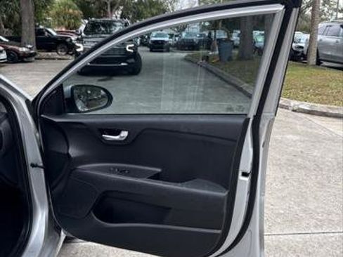 Used 2022 Kia Rio S image 19