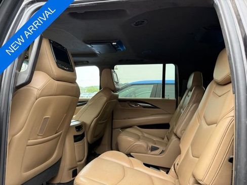 Used 2018 Cadillac Escalade ESV Platinum AWD/4WD image 14