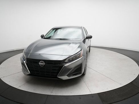 Certified 2025 Nissan Altima 2.5 SV image 32