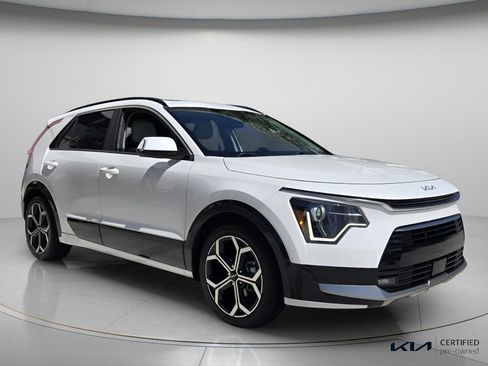 Certified 2023 Kia Niro EX Touring FWD image 9