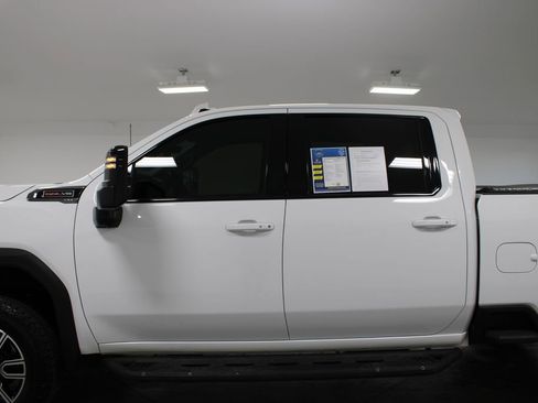 Used 2022 GMC Sierra 2500 AT4 w/ AT4 Preferred Package image 6