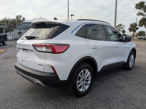 Used 2022 Ford Escape SE w/ Convenience Package AWD/4WD image 4