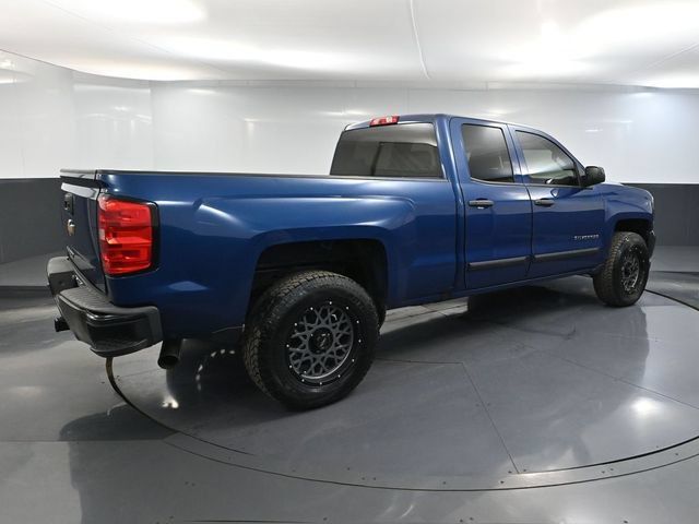 Used 2017 Chevrolet Silverado 1500 W/T w/ Trailering Package RWD image 3