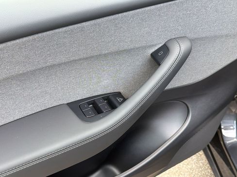 Used 2026 Tesla Model Y 2WD image 14