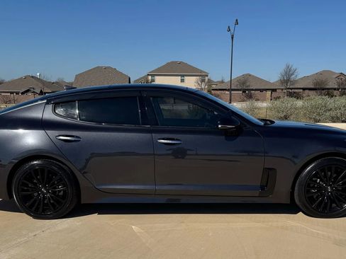 Used 2019 Kia Stinger Premium image 9