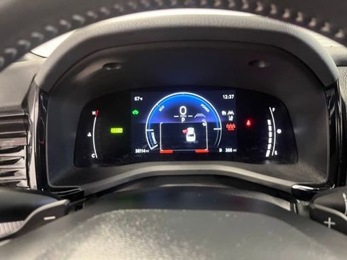 Used 2025 Toyota Camry SE FWD image 25
