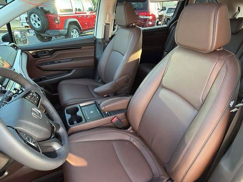Used 2026 Honda Odyssey Touring image 5
