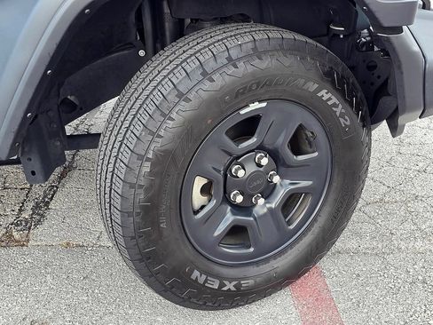 Used 2024 Jeep Wrangler Sport AWD/4WD image 9