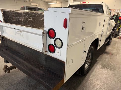 Used 2003 Chevrolet Silverado 2500 4x4 Regular Cab image 5