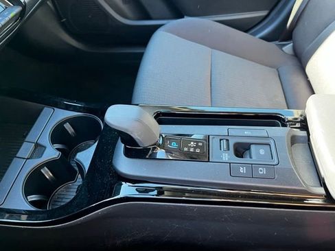 Used 2025 Toyota Prius LE image 26