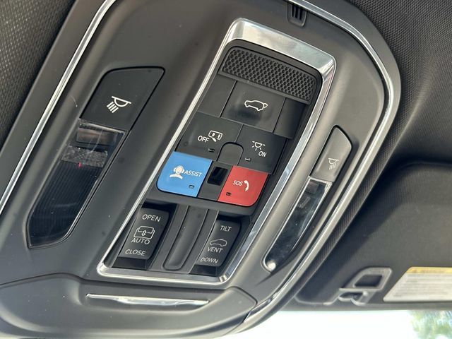 Used 2023 Jeep Grand Cherokee Altitude AWD/4WD image 30