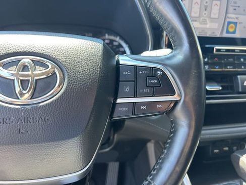 Used 2021 Toyota Highlander Platinum AWD/4WD image 22