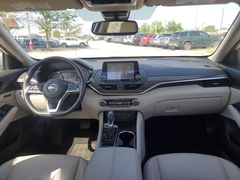 Used 2021 Nissan Altima 2.5 Platinum AWD/4WD image 6