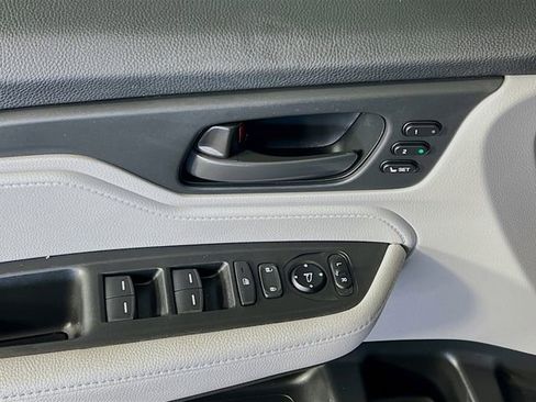 Used 2024 Honda Odyssey EX-L image 11