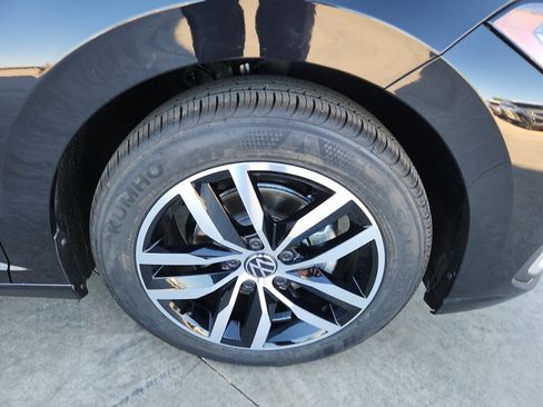 New 2026 Volkswagen Jetta SE image 9