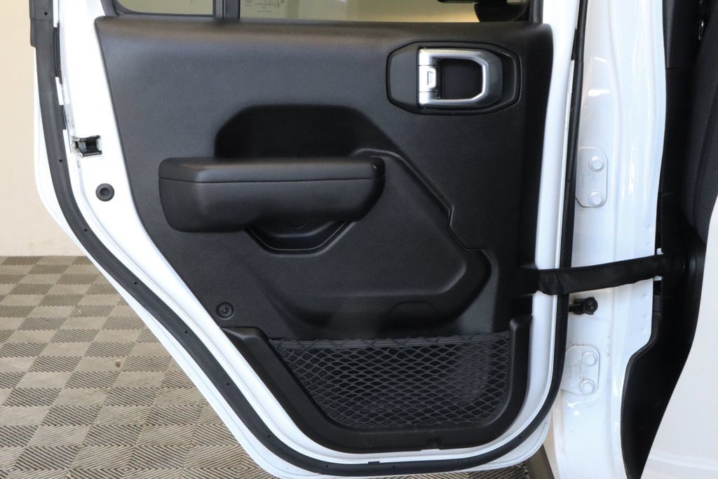 Used 2025 Jeep Gladiator Sport AWD/4WD image 33