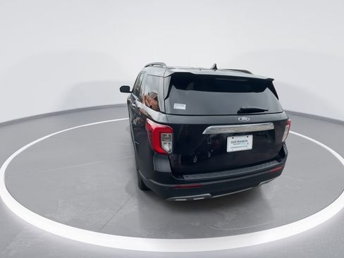 Used 2023 Ford Explorer XLT w/ Equipment Group 202A AWD/4WD image 7