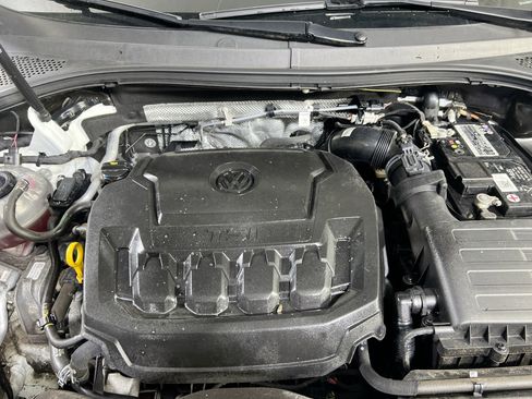 Used 2022 Volkswagen Tiguan SE image 29