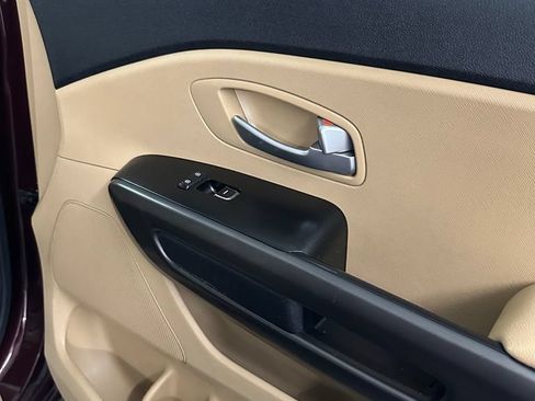 Used 2017 Kia Sedona LX w/ LX Essentials Premium Package FWD image 34
