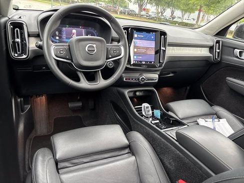 Used 2024 Volvo XC40 B5 Plus AWD/4WD image 17