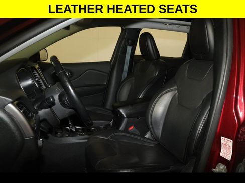Used 2021 Jeep Cherokee Latitude Lux w/ Sun & Sound Group AWD/4WD image 3