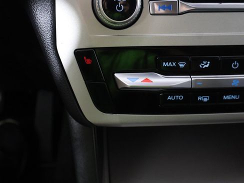 Used 2022 Ford Explorer XLT image 47