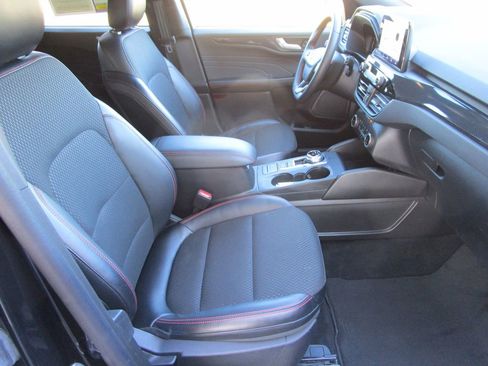 Used 2025 Ford Escape ST-Line FWD image 25