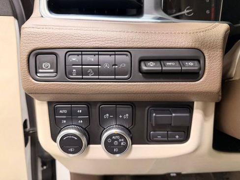 Used 2021 GMC Yukon Denali w/ Denali Premium Package AWD/4WD image 26